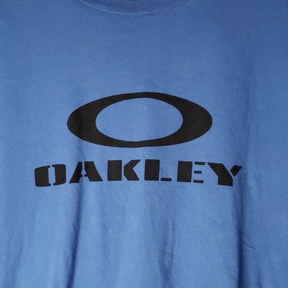 Oakley large 2016 tshirt - Picture 2 of 6